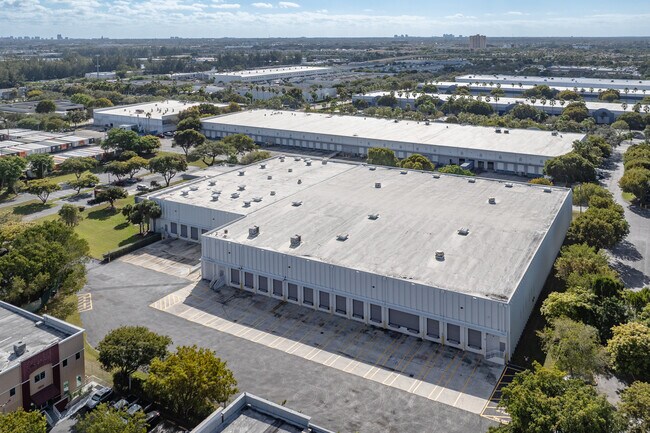 Plus de détails pour 1910 NW 97th Ave, Miami, FL - Industriel/Logistique à louer
