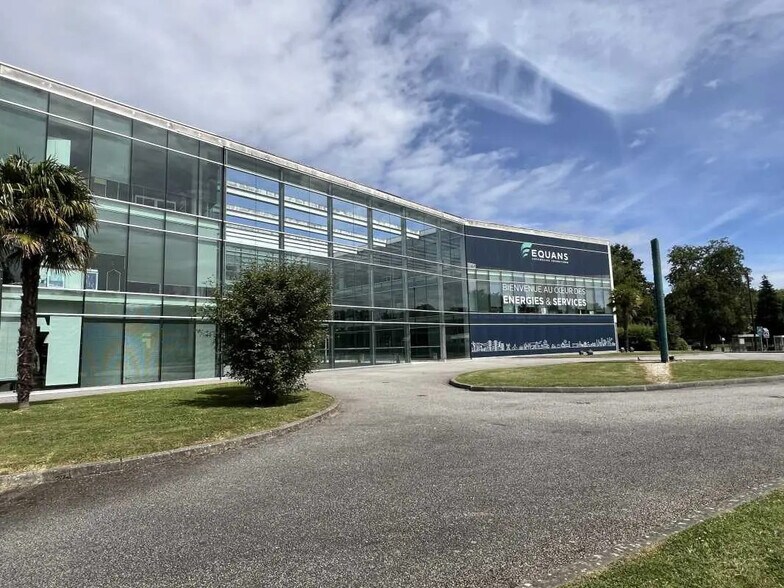 1 Rue Jacques Monod, Guyancourt à louer - Photo de l’immeuble – Image 1 sur 23