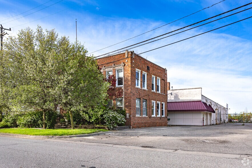 554 S Telegraph Rd, Pontiac, MI à vendre - Photo principale – Image 1 sur 1
