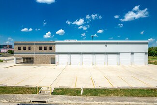 Plus de détails pour 3940 N Panam Expy, San Antonio, TX - Industriel/Logistique à louer