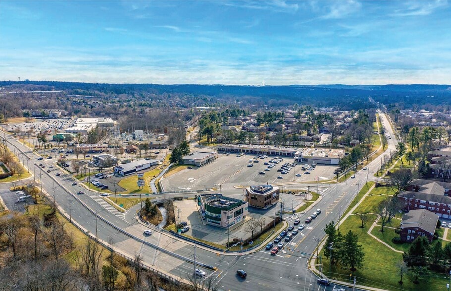 777 Hamburg Tpke, Wayne, NJ à louer - Photo de l’immeuble – Image 1 sur 3