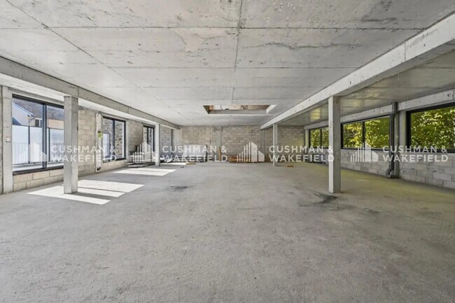 Plus de détails pour 35-39 Place Jules Ferry, Montrouge - Bureau à louer