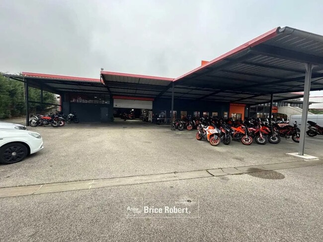 Plus de détails pour Local d’activités à vendre