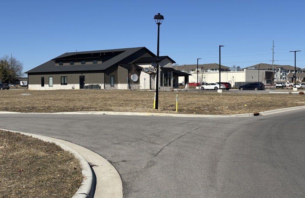 5017 Pleasant Valley Drive Dr, Fort Wayne, IN à vendre Photo principale– Image 1 sur 4