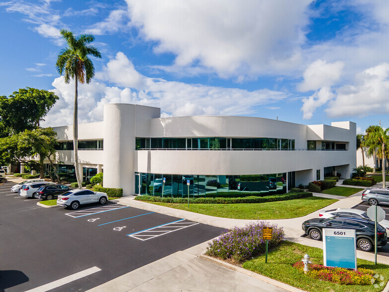 6501 Park of Commerce Blvd NW, Boca Raton, FL à louer - Photo de l’immeuble – Image 1 sur 9