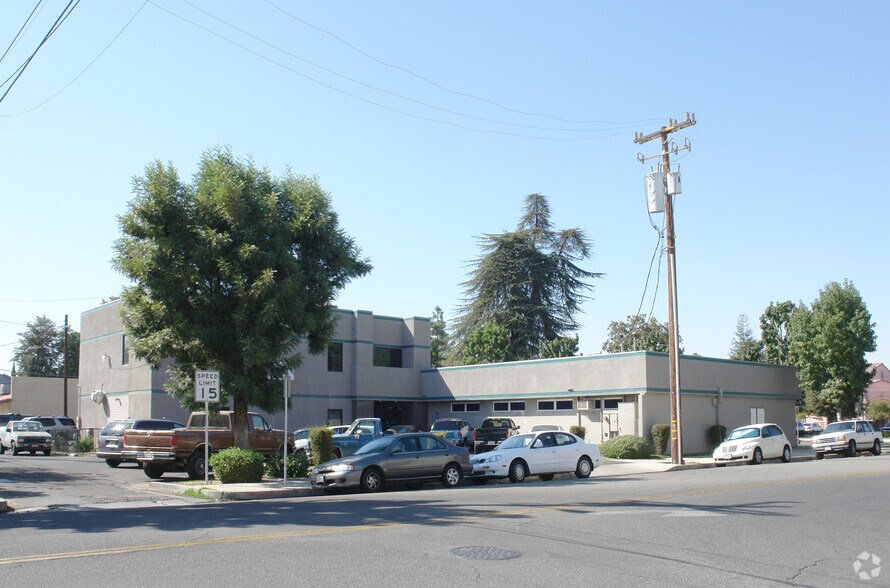 1817 Truxtun Ave, Bakersfield, CA à vendre - Photo de l’immeuble – Image 2 sur 3