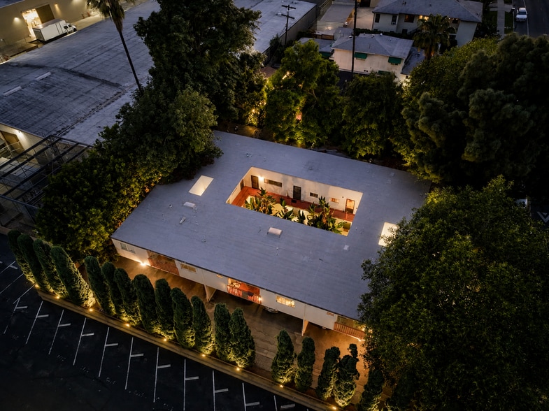 4208 Russell Ave, Los Angeles, CA à vendre - Photo de l’immeuble – Image 3 sur 41
