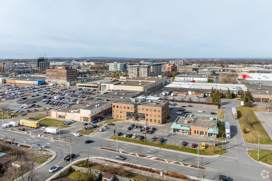 181 Boul Hymus, Pointe-claire, QC à louer - Aérien – Image 2 sur 4
