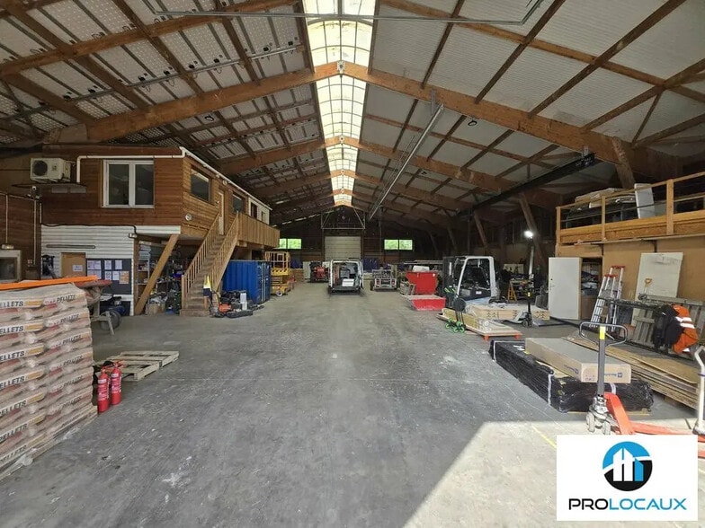 Local d’activités dans Amiens à louer - Photo de l’immeuble – Image 1 sur 8