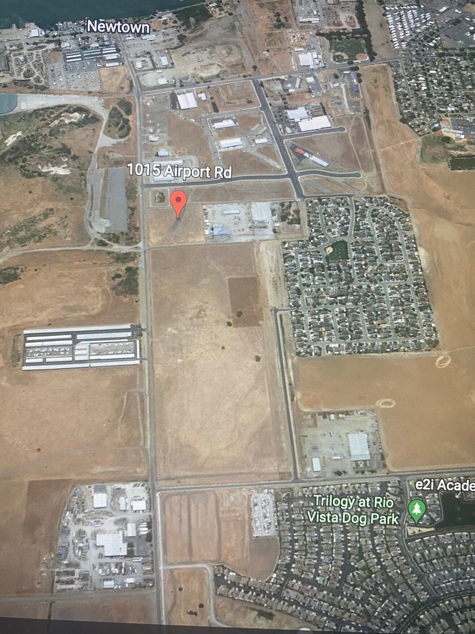 1015 Airport Rd, Rio Vista, CA à vendre Photo principale– Image 1 sur 10