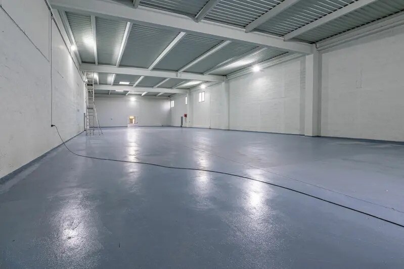 Industriel/Logistique dans Louvres à vendre - Photo intérieure – Image 2 sur 3
