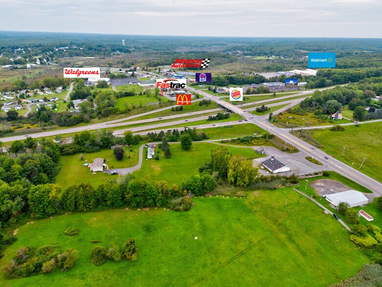17-32 Lou Dr, West Monroe, NY à vendre - Photo de l’immeuble – Image 3 sur 38
