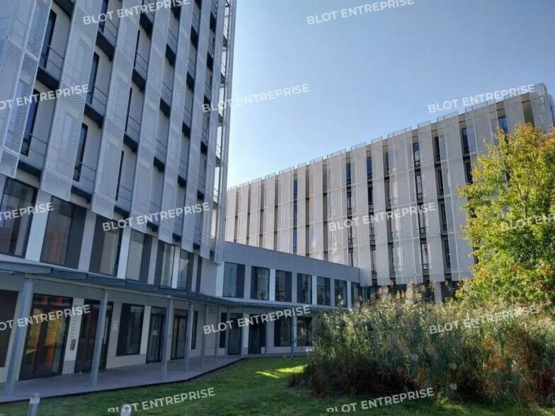 Bureau dans Saint-Jacques-de-la-Lande à louer - Photo de l’immeuble – Image 1 sur 5