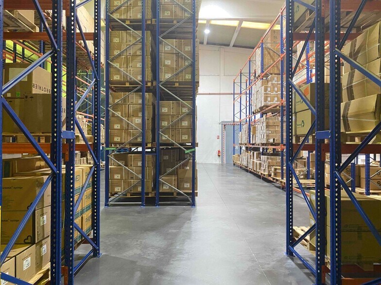 Industriel/Logistique dans Ajalvir, Madrid à vendre - Photo de l’immeuble – Image 3 sur 10