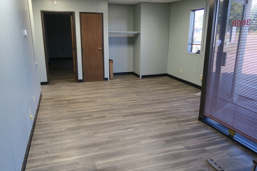 3600 S Council Rd, Oklahoma City, OK à louer - Photo de l’immeuble – Image 3 sur 12