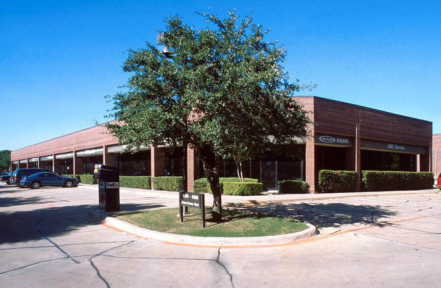 4100-4108 Amon Carter Blvd, Fort Worth, TX à louer - Photo de l’immeuble – Image 2 sur 11