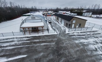Plus de détails pour 533 Pefferlaw Rd, Georgina, ON - Local commercial à vendre