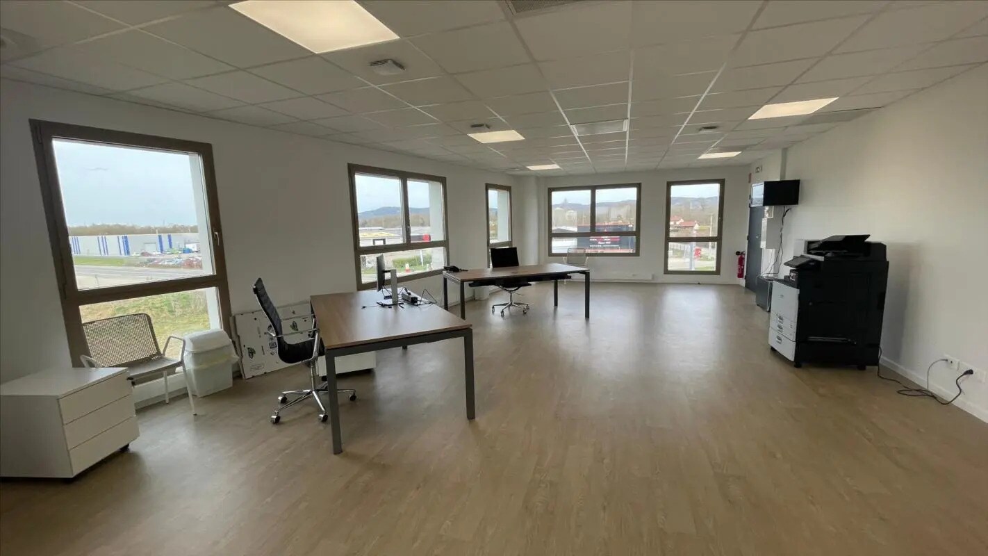 Local d'activités dans Tossiat à vendre Photo intérieure– Image 1 sur 5