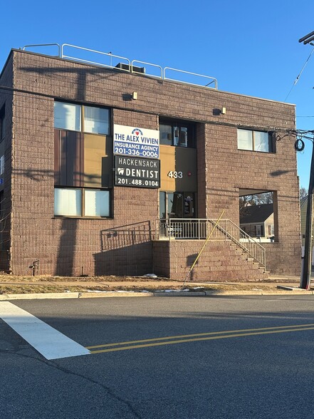 433 Essex St, Hackensack, NJ à louer - Photo de l’immeuble – Image 1 sur 14
