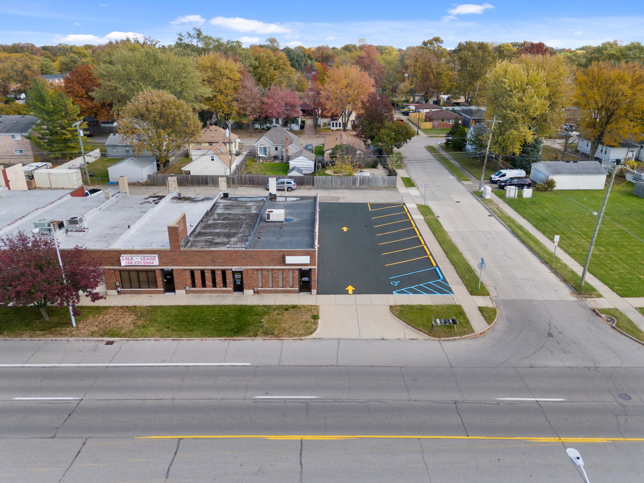 28404 Harper Ave, Saint Clair Shores, MI à louer Photo de l’immeuble– Image 1 sur 5
