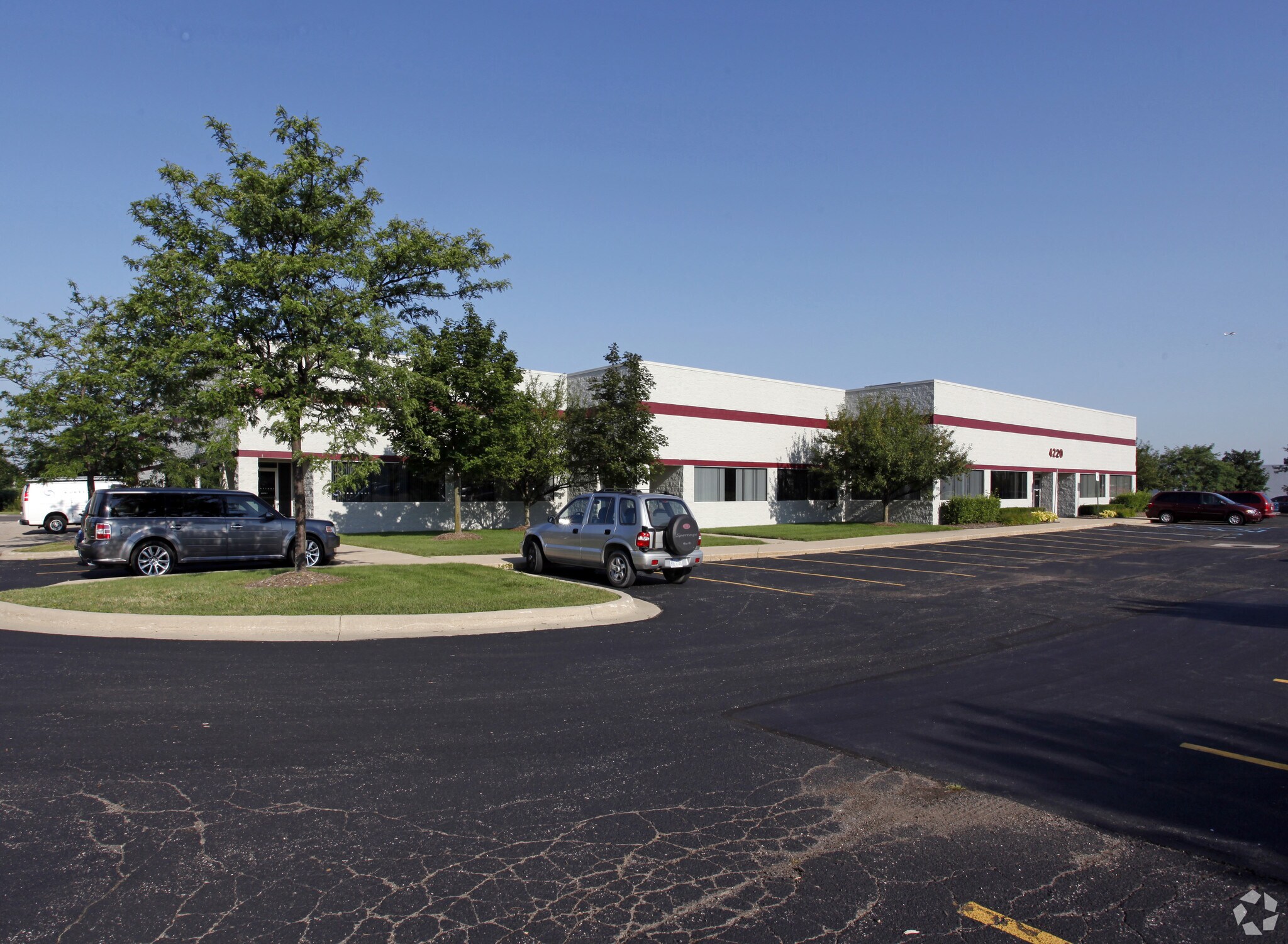 4220 Varsity Dr, Ann Arbor, MI à louer Photo de l’immeuble– Image 1 sur 13
