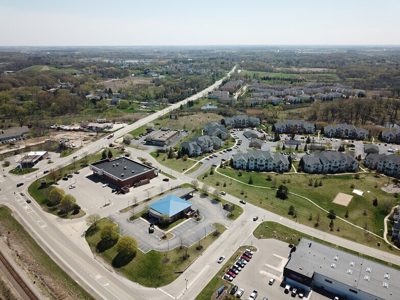 1271 W Il Route 134, Round Lake, IL à louer - Photo de l’immeuble – Image 3 sur 4