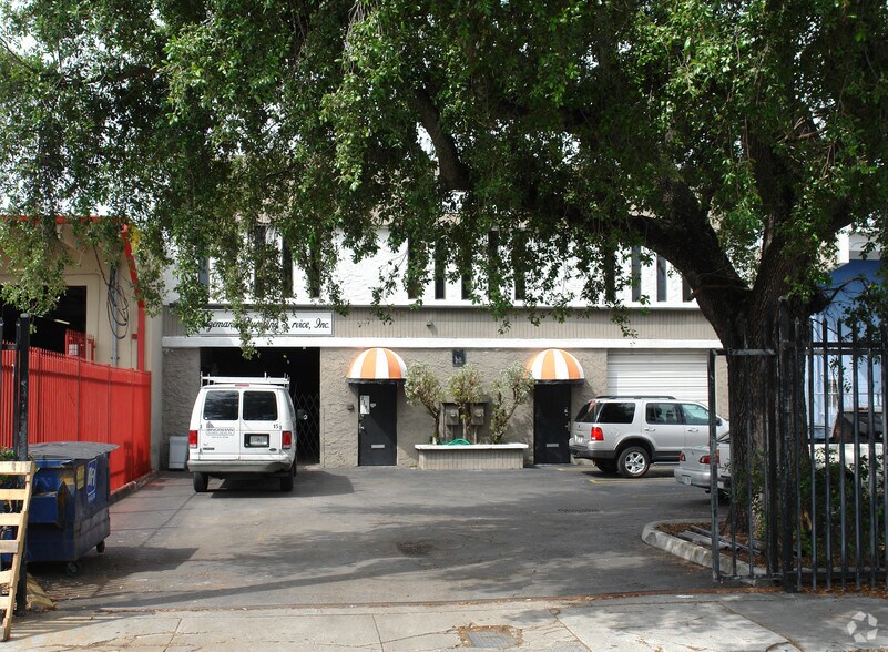 2190 NW 22nd Ct, Miami, FL à vendre - Photo principale – Image 1 sur 2