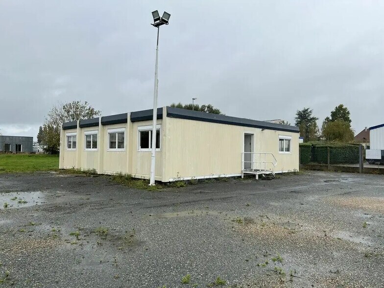 Local d’activités dans Octeville-sur-Mer à louer - Photo de l’immeuble – Image 2 sur 3