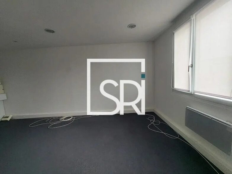 Bureau dans Clermont-Ferrand à louer - Photo de l’immeuble – Image 2 sur 10