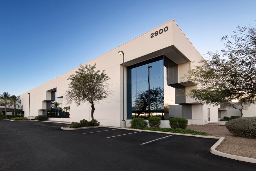 2900 S Diablo Way, Tempe, AZ à louer - Photo principale – Image 1 sur 6