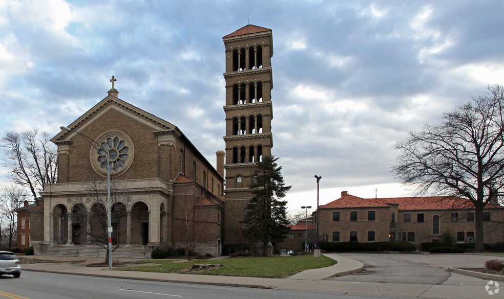 3500 Montgomery Rd, Cincinnati, OH à vendre - Photo de l’immeuble – Image 2 sur 35