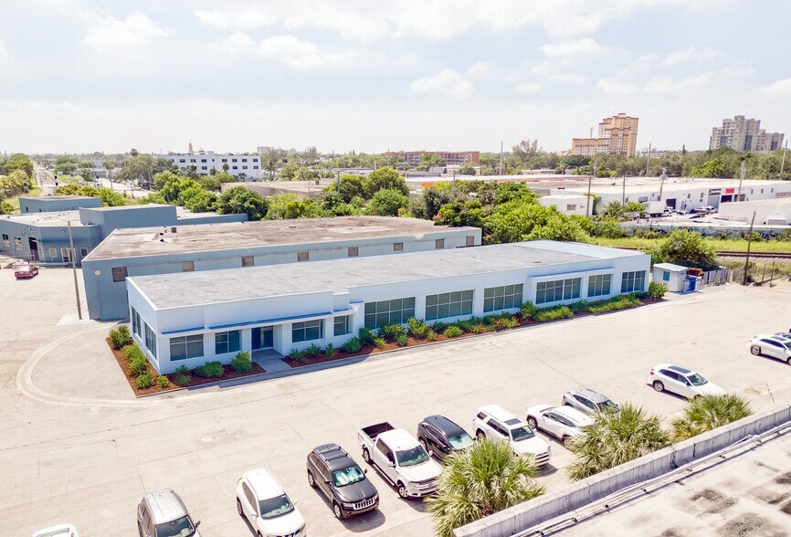 7250 NE 4th Ave, Miami, FL à vendre - Photo de l’immeuble – Image 1 sur 6
