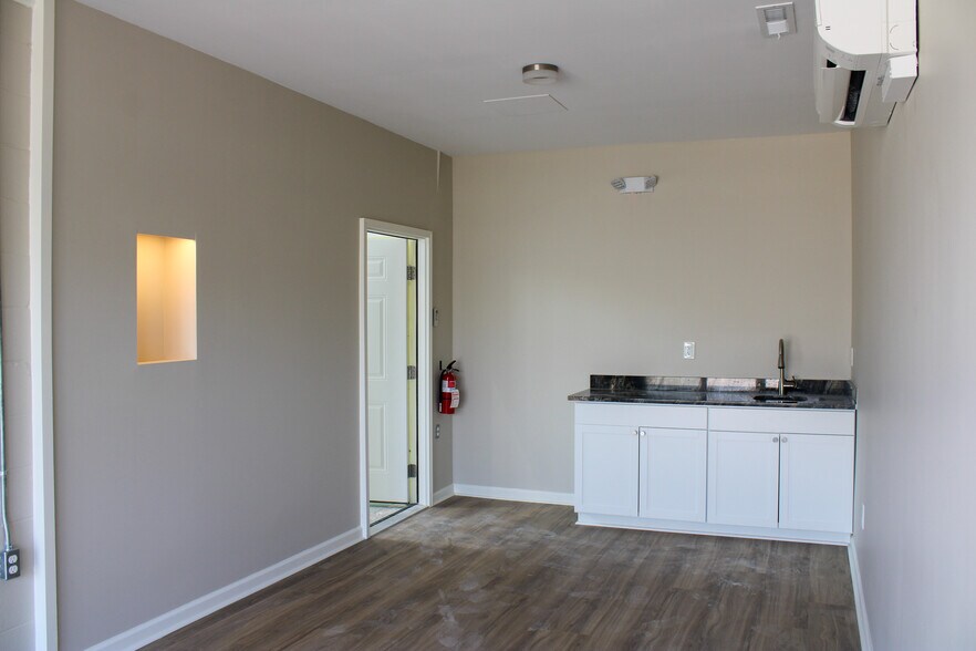 8100 Memorial Pky SW, Huntsville, AL à louer - Photo de l’immeuble – Image 2 sur 6