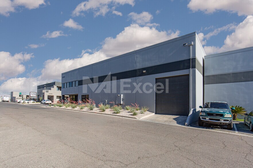 3510 Cavaretta Ct, Las Vegas, NV à louer - Photo de l’immeuble – Image 3 sur 34