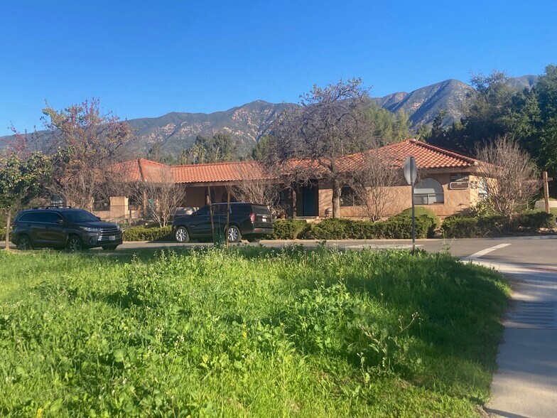 201-207 Church St, Ojai, CA à louer - Photo de l’immeuble – Image 3 sur 16