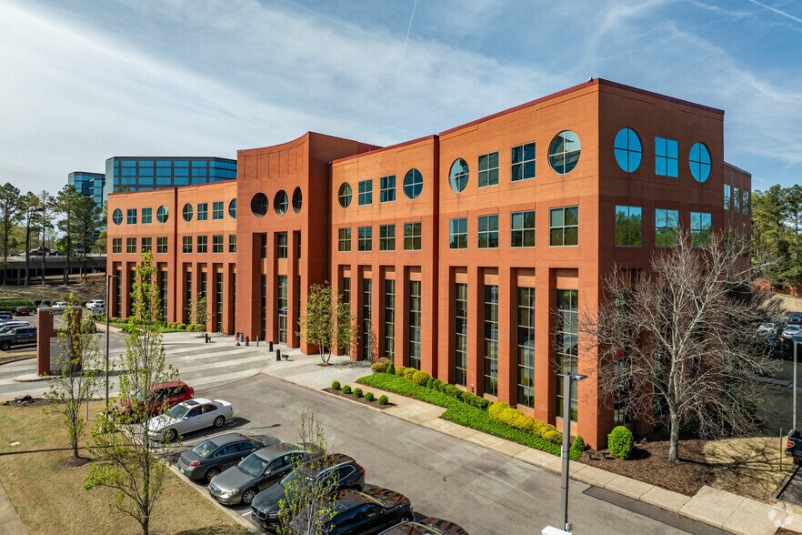 1661 International Dr, Memphis, TN à louer - Photo de l’immeuble – Image 1 sur 12
