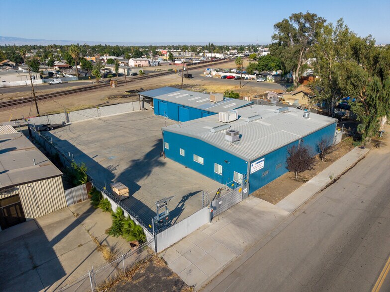 1121 Sumner St, Bakersfield, CA à vendre - Photo de l’immeuble – Image 2 sur 7