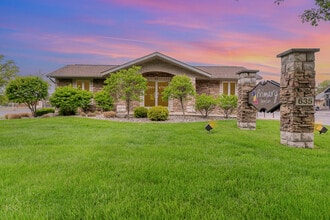 635 N Center Rd, Saginaw, MI à vendre Photo de l’immeuble– Image 1 sur 26