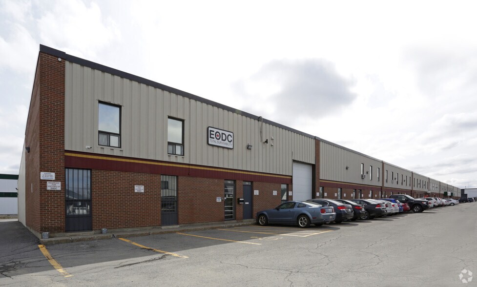 1377-1411 Triole St, Ottawa, ON à louer - Photo de l’immeuble – Image 2 sur 8