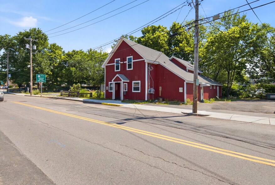 335 N Washington St, North Attleboro, MA à vendre - Photo de l’immeuble – Image 2 sur 10