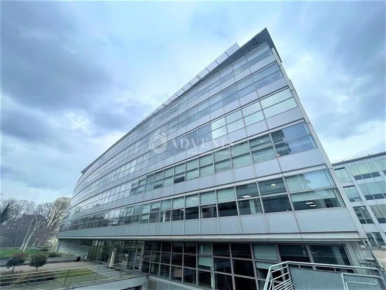 Bureau dans Pantin à louer - Photo de l’immeuble – Image 1 sur 7