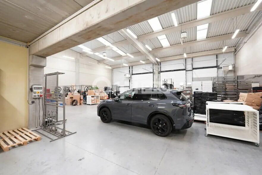 Bureau dans Saint-Quentin-Fallavier à louer - Photo de l’immeuble – Image 1 sur 21