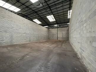 Plus de détails pour Local d'activités à louer