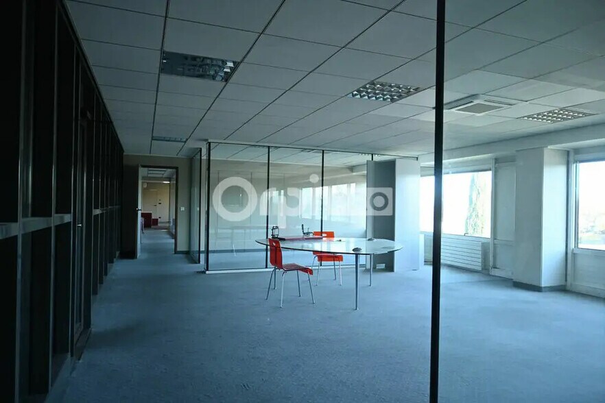 Bureau dans Taluyers à louer - Photo de l’immeuble – Image 2 sur 24