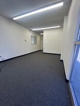 1100 S Cypress St, La Habra, CA à louer Photo intérieure– Image 2 sur 3