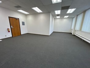 125 S Wilke Rd, Arlington Heights, IL à louer Photo intérieure– Image 2 sur 3