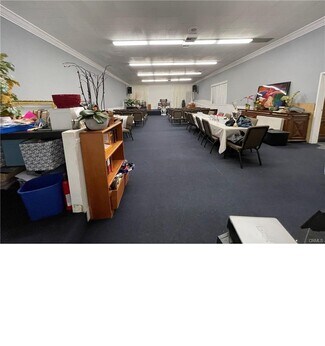 Plus de détails pour 18515 Sherman Way, Reseda, CA - Local commercial à vendre