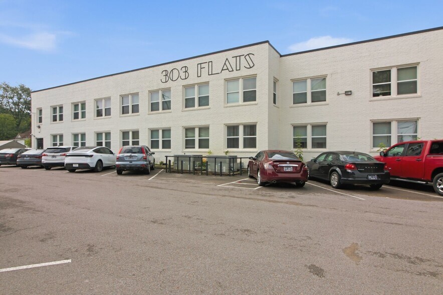 303 S Poplar St, Paris, TN à vendre - Photo de l’immeuble – Image 2 sur 22