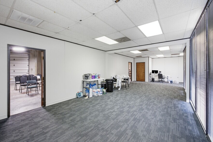 3714 Alliance Dr, Greensboro, NC à louer - Photo de l’immeuble – Image 2 sur 4