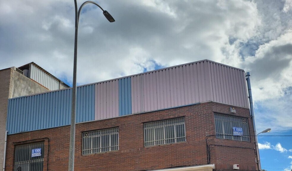 Industriel/Logistique dans Petrer, Alicante à vendre - Photo de l’immeuble – Image 2 sur 5